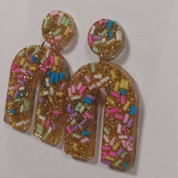 CLEARANCE  Confetti resin stud and arch earrings - Picture 2 of 5